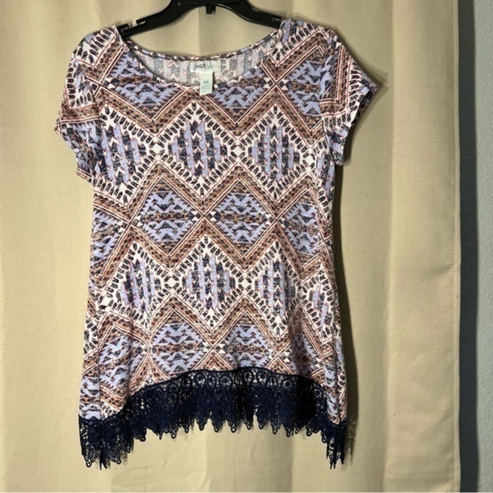 Just Be… Medium Multicolored Aztec Print Blouse Blue Lace Fringe Hem